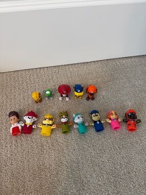 Paw Patrol Finger Puppets and Figures